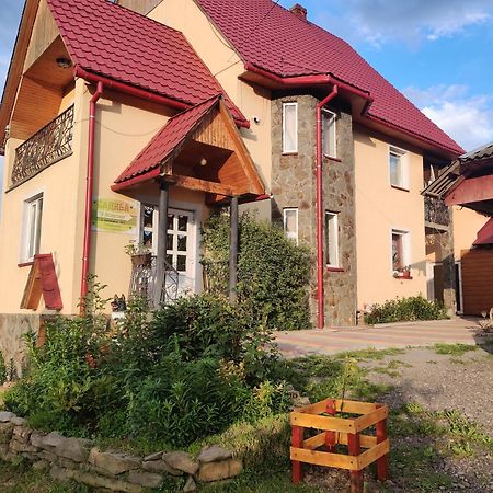 "У Яслигана" Hotel Pilipets ภายนอก รูปภาพ