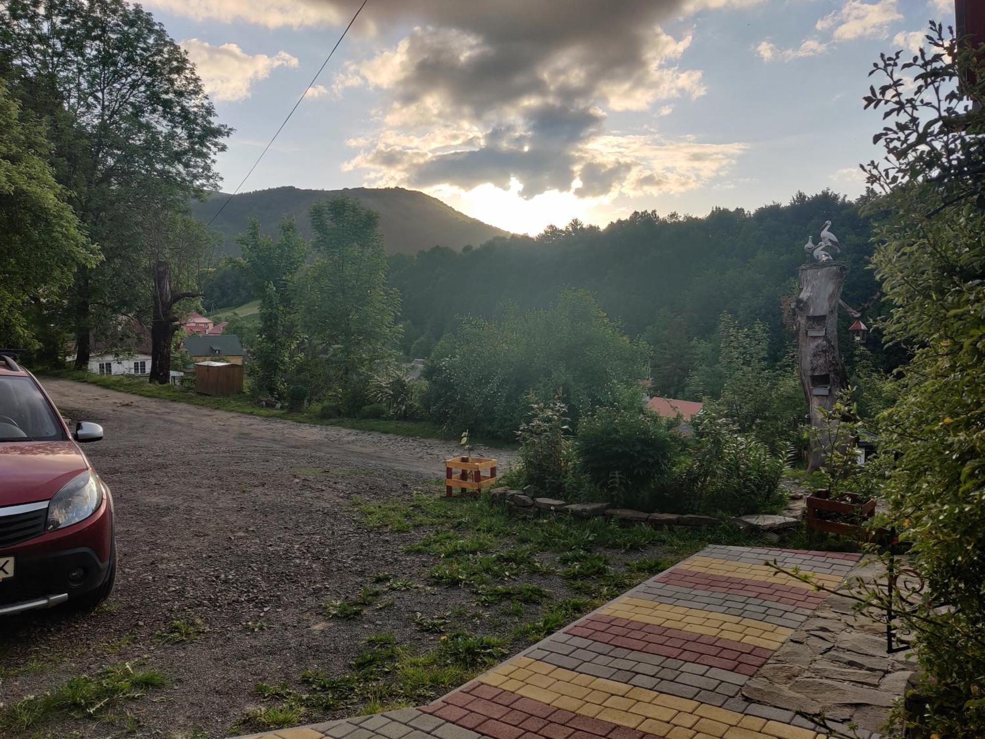 "У Яслигана" Hotel Pilipets ภายนอก รูปภาพ